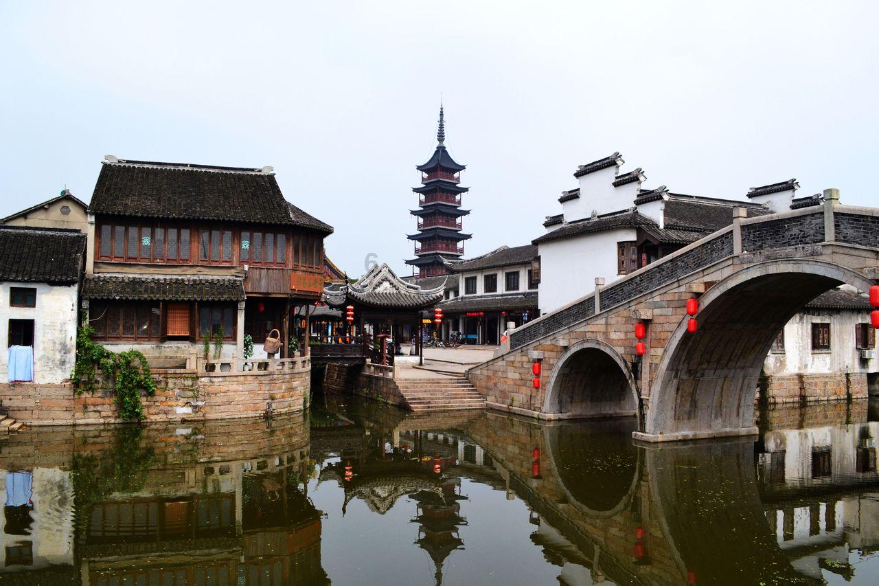 老夫妻对养子如同亲生,养老钱却被儿子输光,人财两空